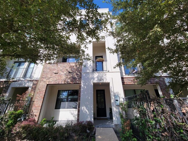 Building Photo - 1210 W Dallas St
