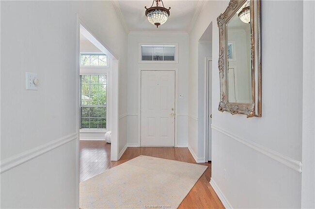 Building Photo - 204 Chimney Hill Dr