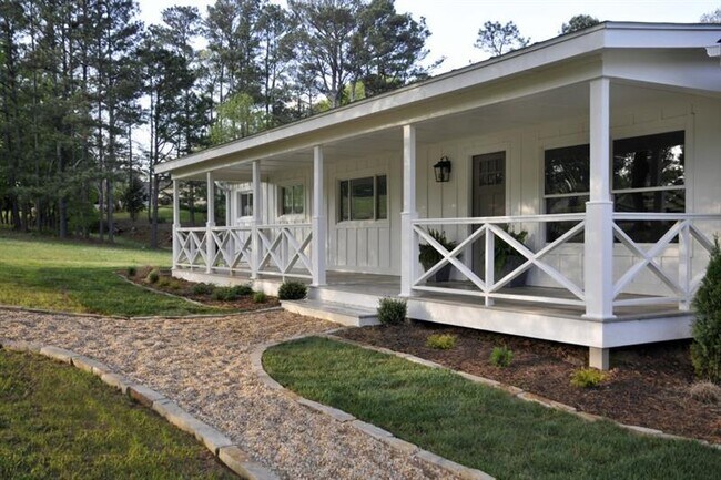 Building Photo - 888 A J Land Rd