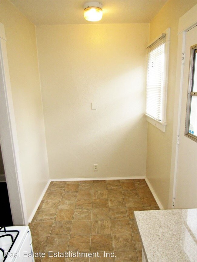 Foto del edificio - 218-218 N Olive St