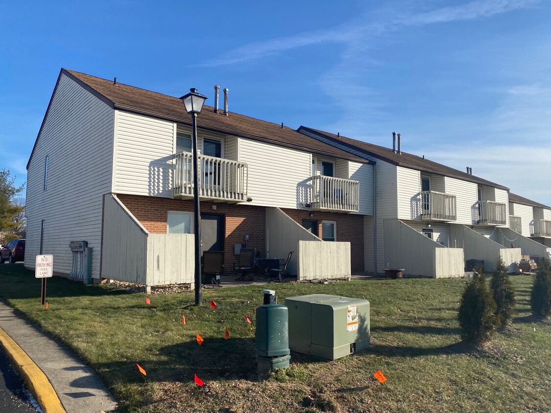 1537 Whitehall Blvd, Kent, OH 44240 Townhome Rentals in Kent OH