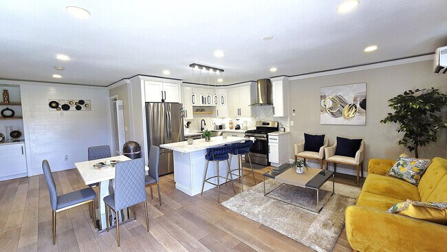 Foto del edificio - 1059 Gillespie Dr