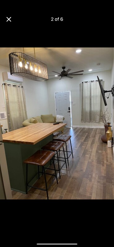 Foto principal - 1818 Allen St