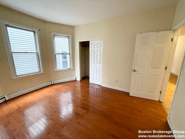 Foto del edificio - 7 Iroquois St