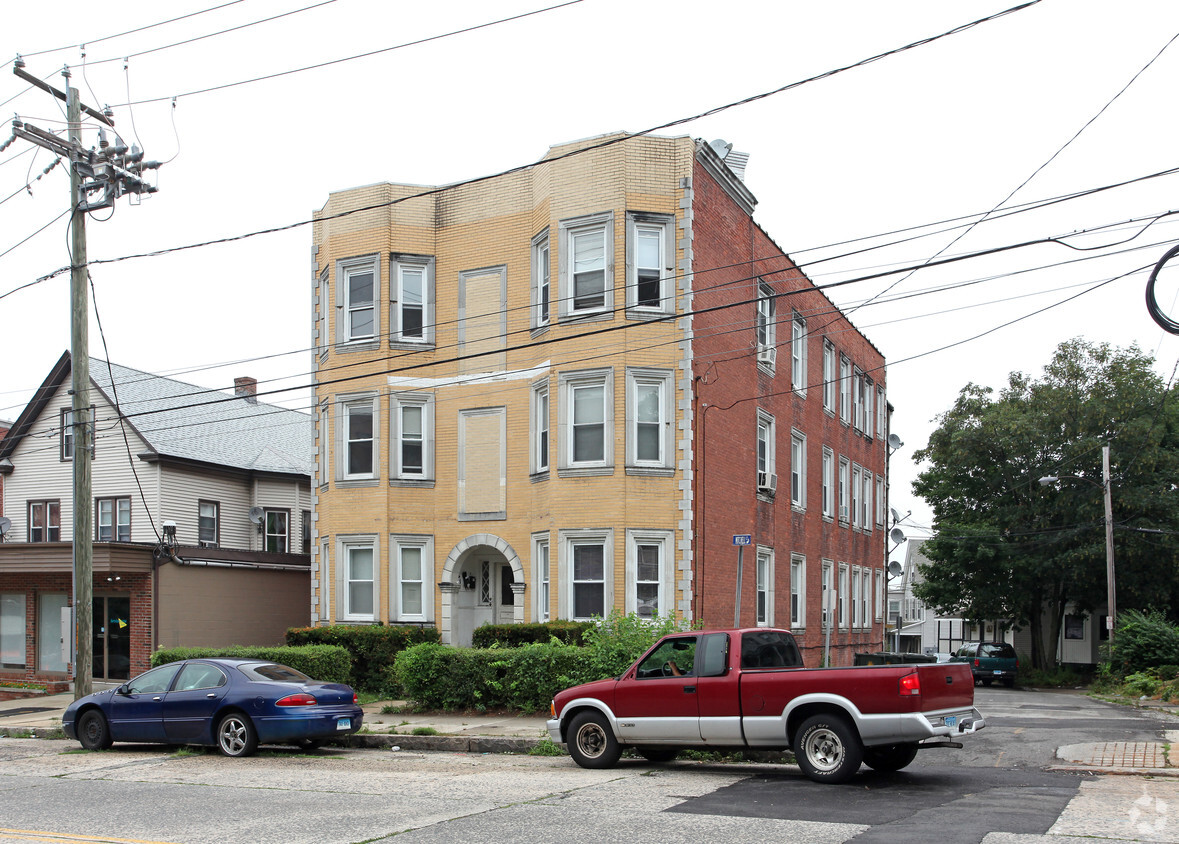 Building Photo - 30 Montauk Ave