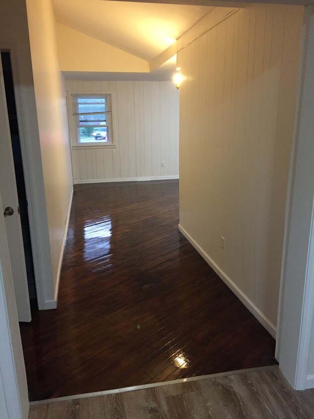 Foto principal - 396 Oak Hill Rd