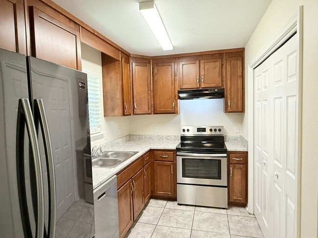 Building Photo - Charming 3-Bedroom Home - Spacious Layout