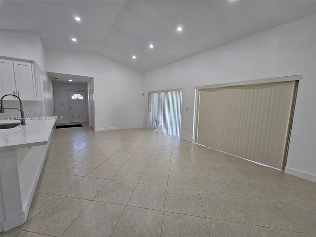Foto del edificio - 15160 SW 128th Ave