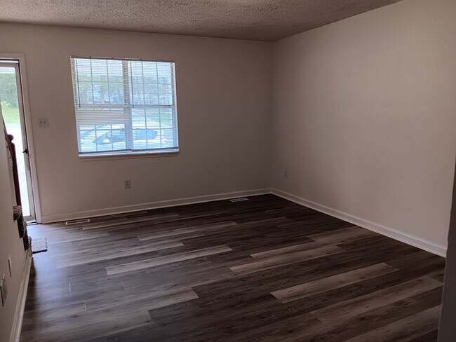 Foto del edificio - 771 Treasure Dr SW