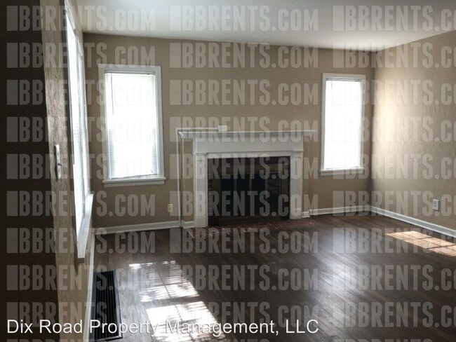 Building Photo - 215 W Beechwood Ave