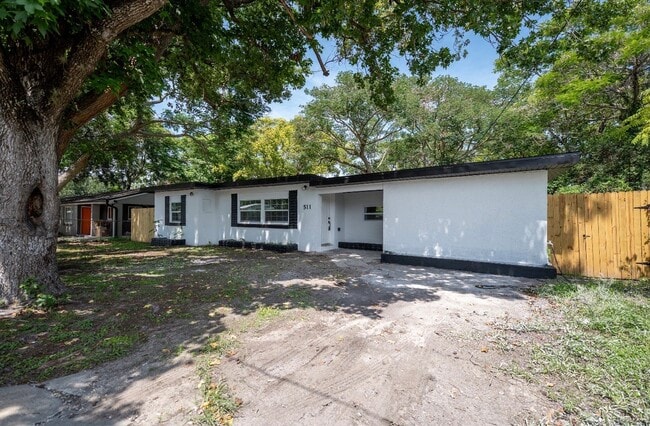 Building Photo - 511 Carr St