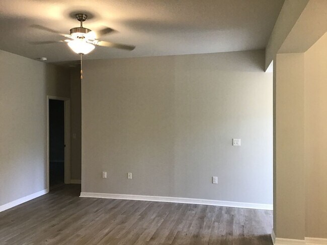 Building Photo - 5052 Sago Palm Rd
