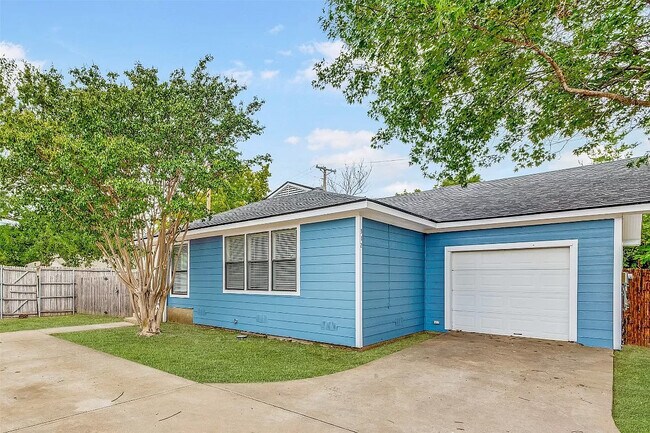 Foto del edificio - 312 Mockingbird Ln