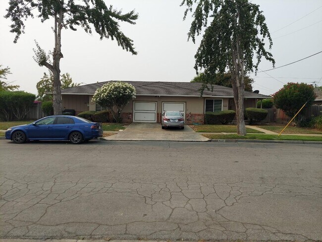 Building Photo - 4330 Borina Dr