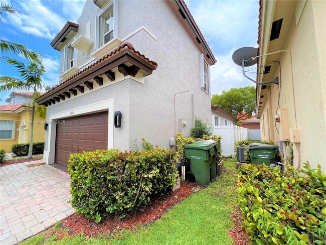 Foto del edificio - 3970 NE 11th Dr