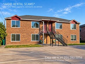 Building Photo - 405 S Amy Ln
