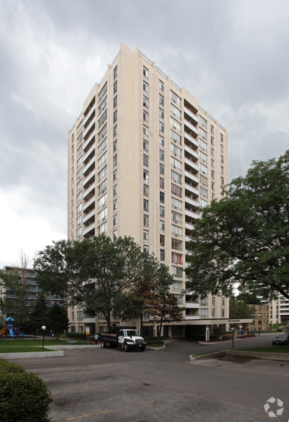 The Roselawn Apartments 141 Lyon Ct Toronto, ON