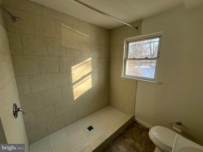 Foto del edificio - 1725 W Rockland St