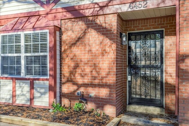 Foto del edificio - 6452 Macon Rd