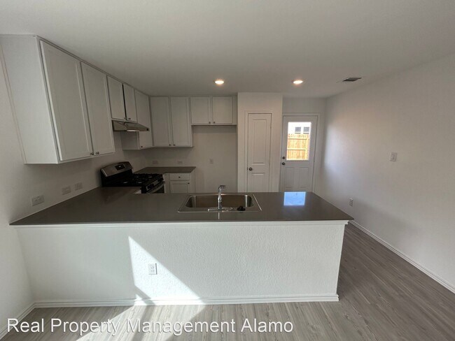 Foto del edificio - 3 br, 2 bath House - 9807 Butte Creek