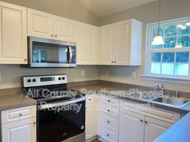 Foto del edificio - 413 Carolina Woods Dr