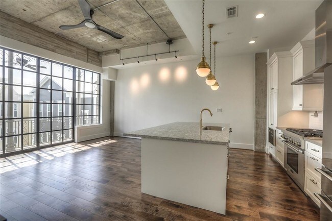 Foto del edificio - 1714 Ashland St