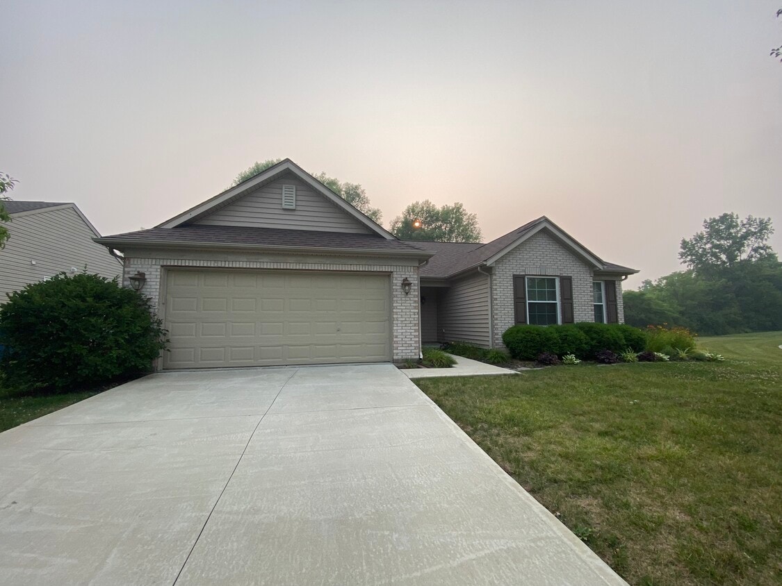 11798 Langham Crescent Ct, Fishers, IN 46037 House Rental in Fishers