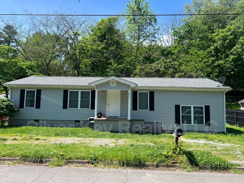 Primary Photo - 400 N G St