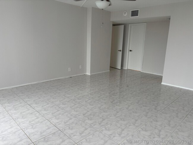 Building Photo - 4280 Galt Ocean Dr