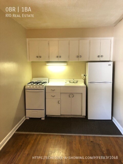 Foto del edificio - Spacious  Studio in PRIME Location in Chee...