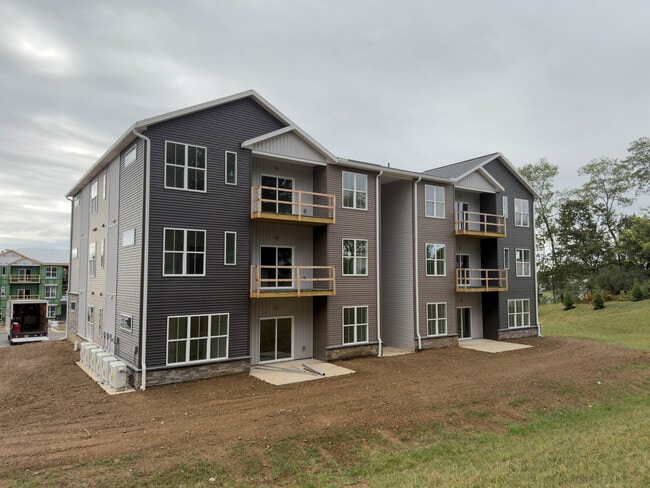 Building Photo - Briar Ridge Commons