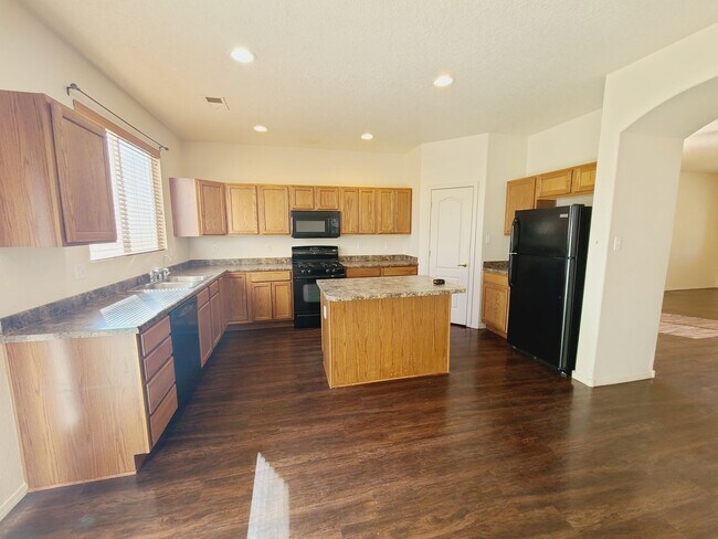 Foto del edificio - MOVE IN SPECIAL! 1/2 off 1st months rent! ...