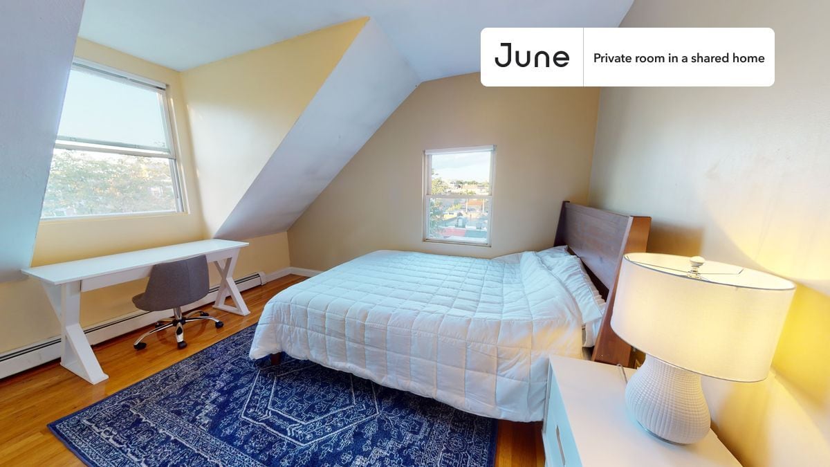 Private bedroom in 4 bed/1.5 bath Home - Private bedroom in 4 bed/1.5 bath Home