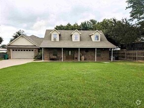 Building Photo - 609 Shoreline Dr