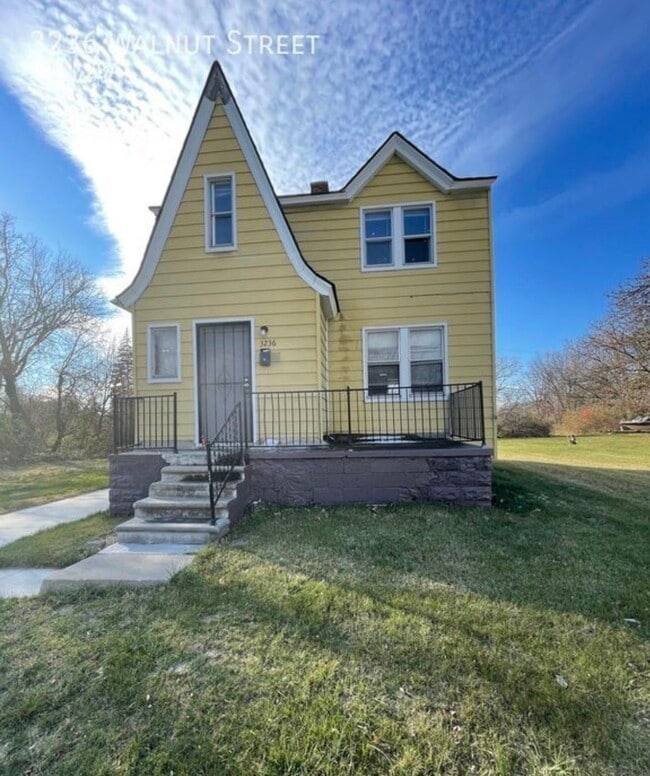 Building Photo - 3236 Walnut St