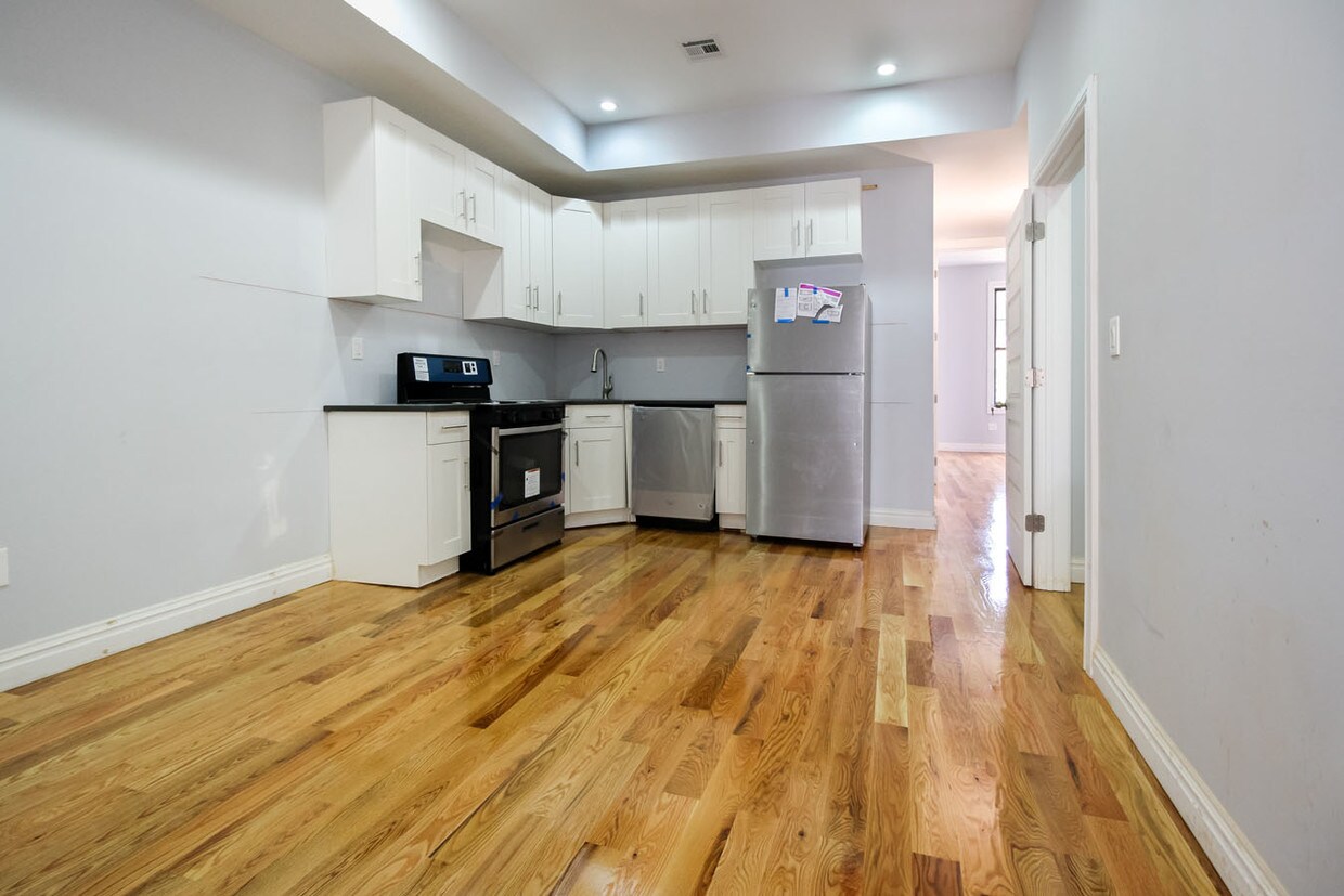Primary Photo - 75 Eldert St