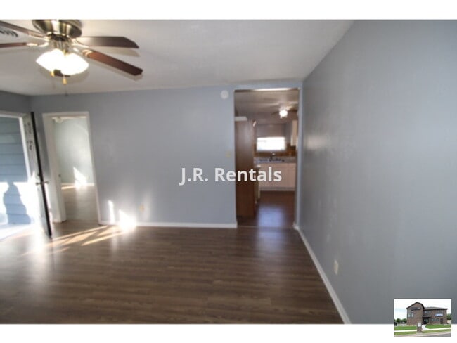 Building Photo - Exceptional Home