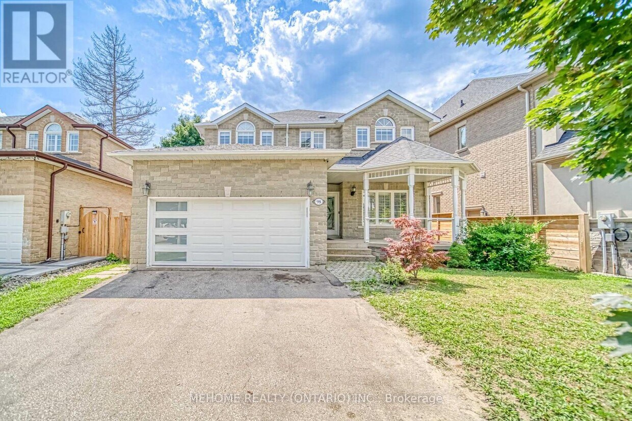 Primary Photo - 98 Leyburn Ave