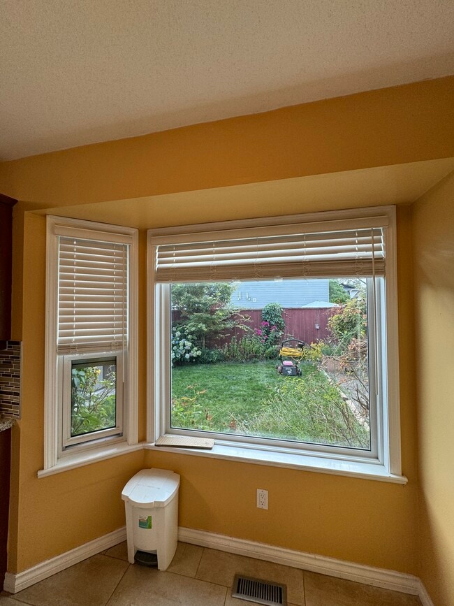 Building Photo - 1293 Novak Dr