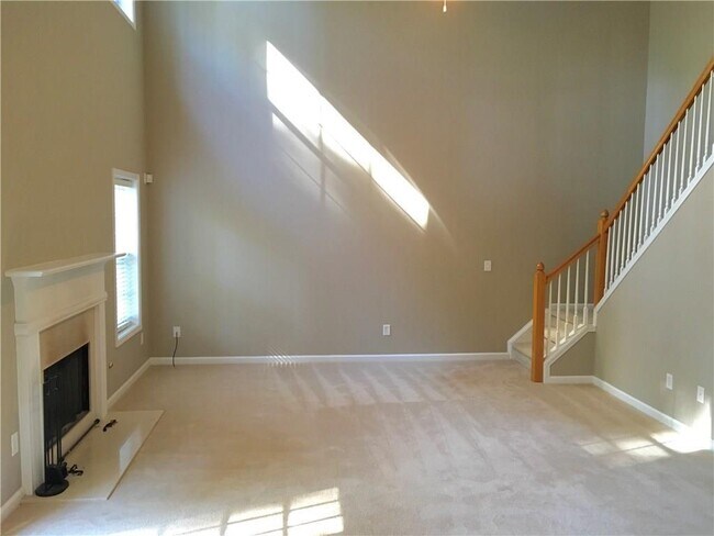 Building Photo - 233 Hunt Creek Dr