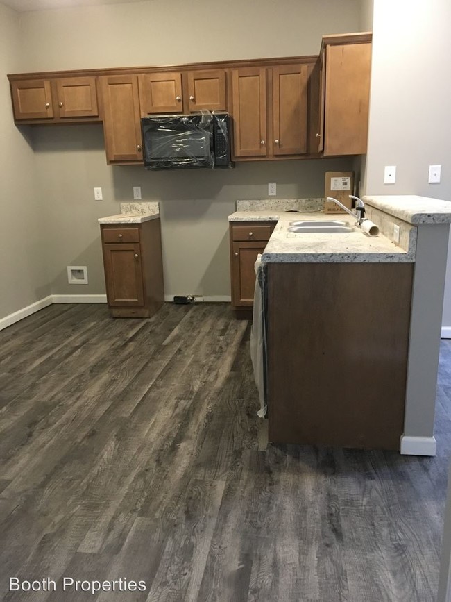 Building Photo - 875 Lynnwood Way