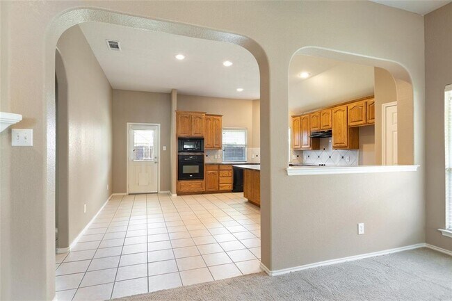 Foto del edificio - 5739 Derek Way