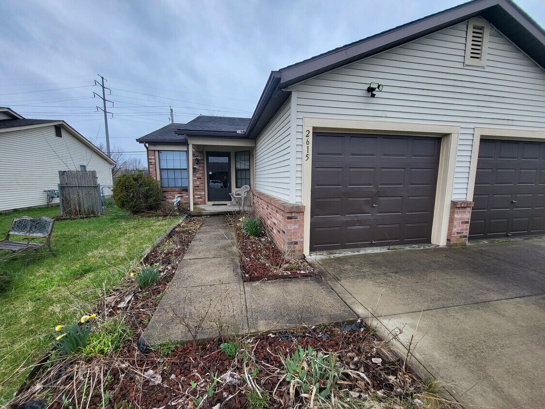 Primary Photo - 2615 Four Seasons Dr