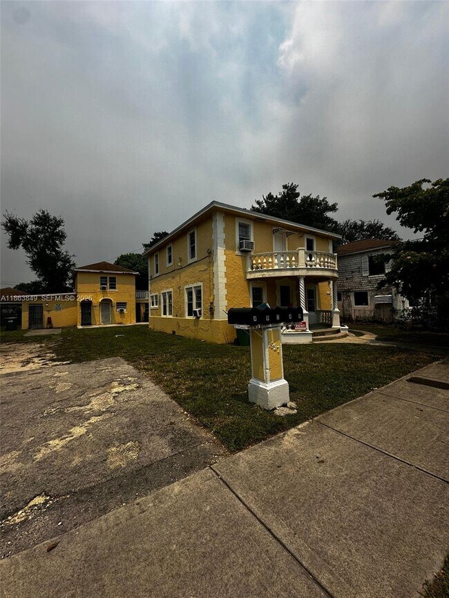 Foto del edificio - 1925 NW 56th St