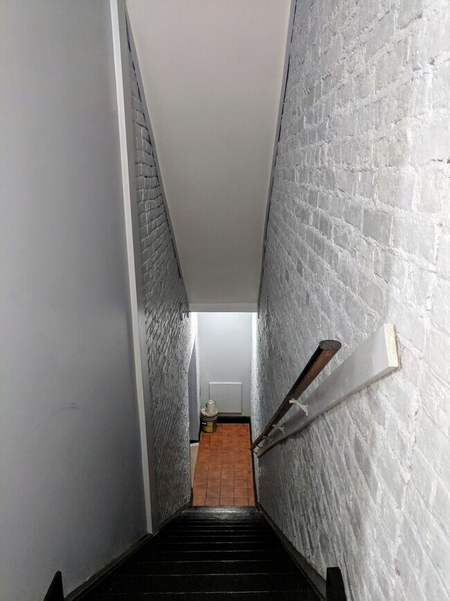 Building Photo - 1731 E Main St