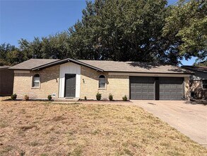 Building Photo - 2510 S Fielder Rd