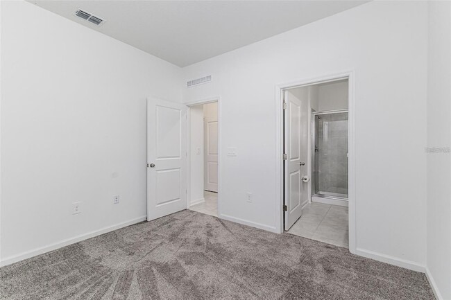 Building Photo - 1121 Deepwater Cir