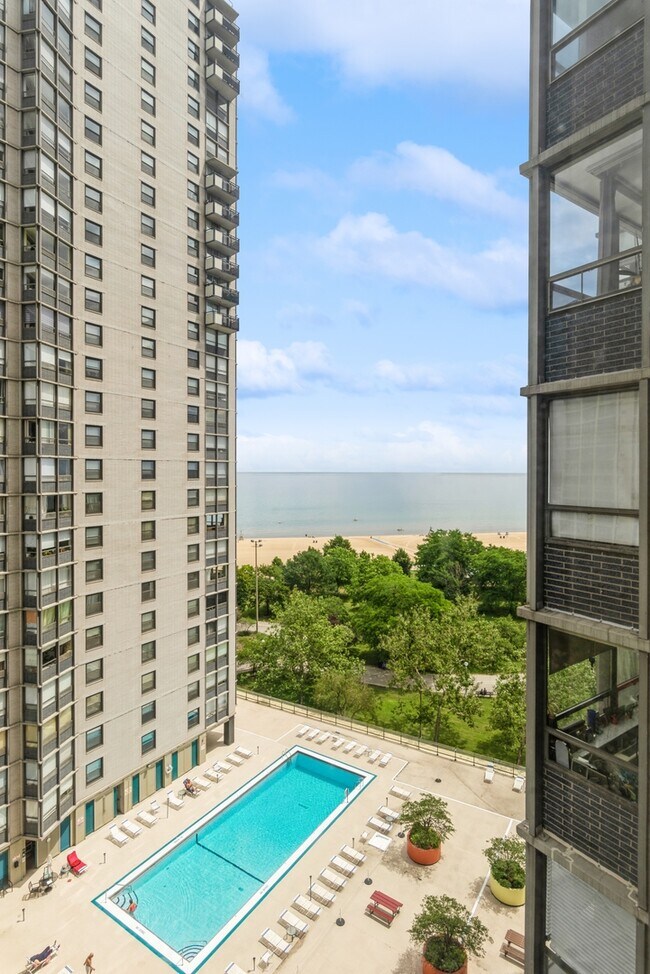 Foto del edificio - 5701 N Sheridan Rd