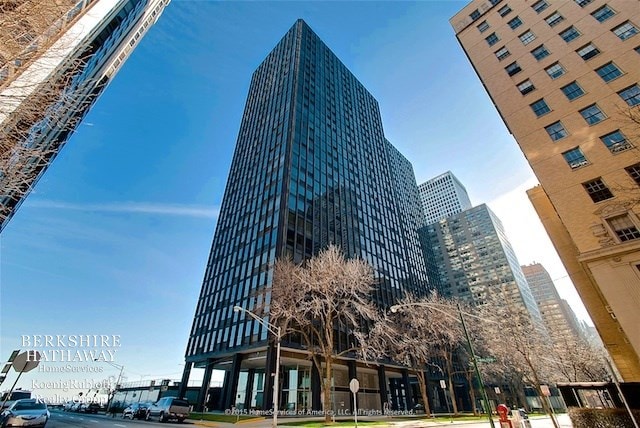 Primary Photo - 910 N Lake Shore Dr