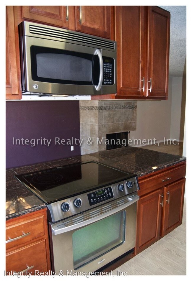 Building Photo - 2 br, 3 bath House - 1997 S Oakland Way